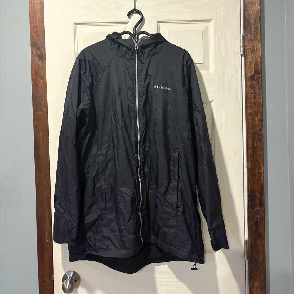 Columbia Women’s black Windbreaker